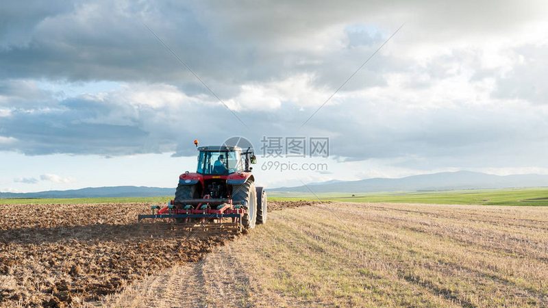 果园微喷灌，节水增效的“绿色引擎”**